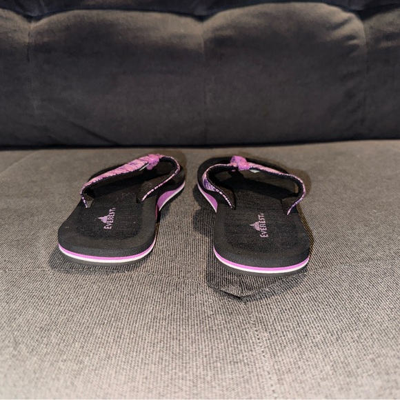 Girls Everest Flip Flops - Picture 10 of 12